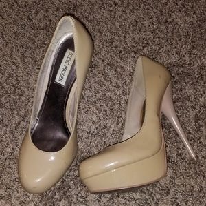 Steve Madden Nude Pumps